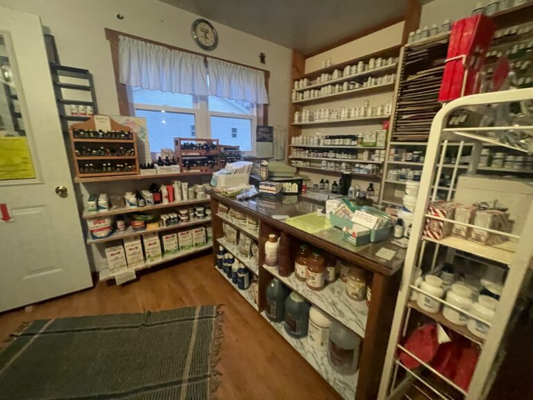 Amish Shops Visit Smicksburg